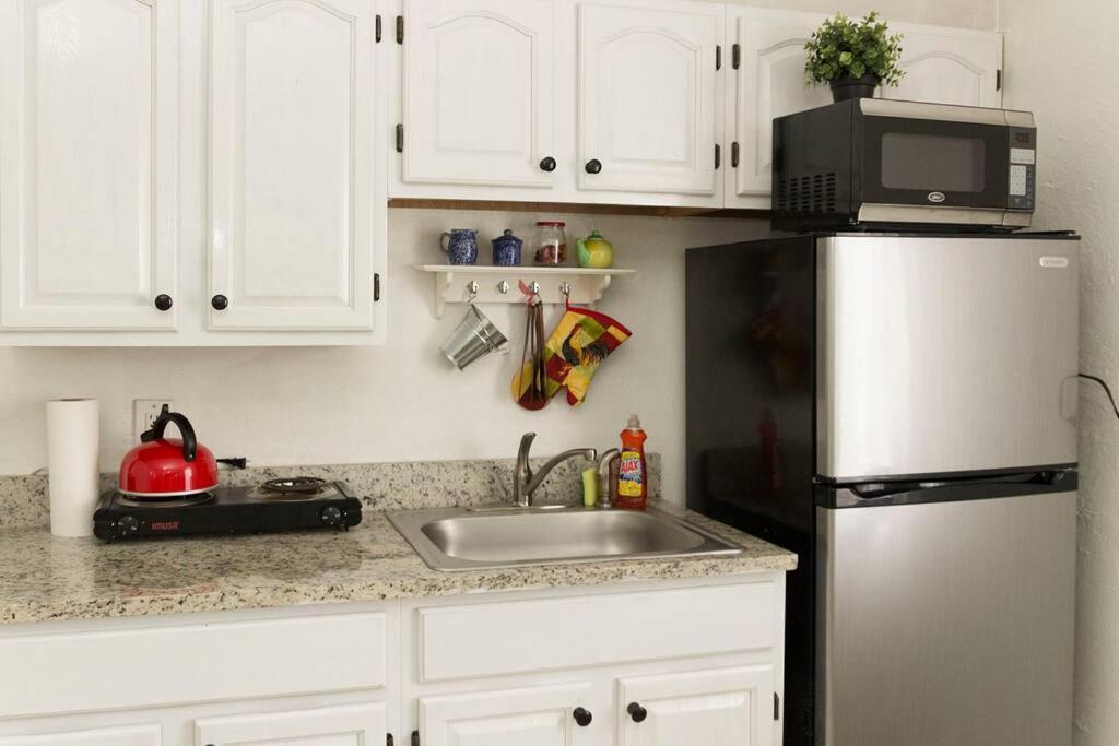 1 Bedroom Near Coconut Grove Apartment *