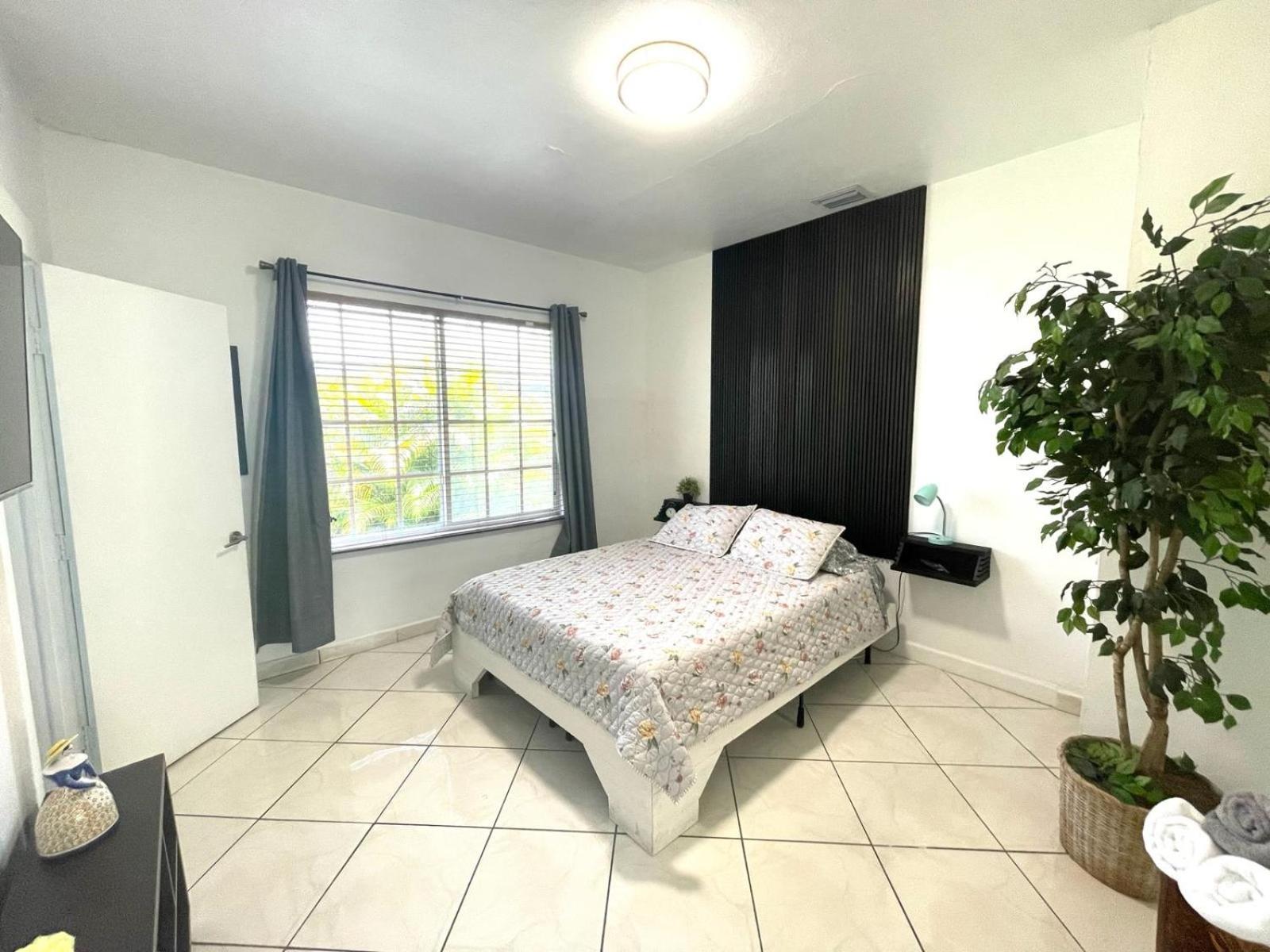 Private Next To Calle Ocho Privatunterkunft