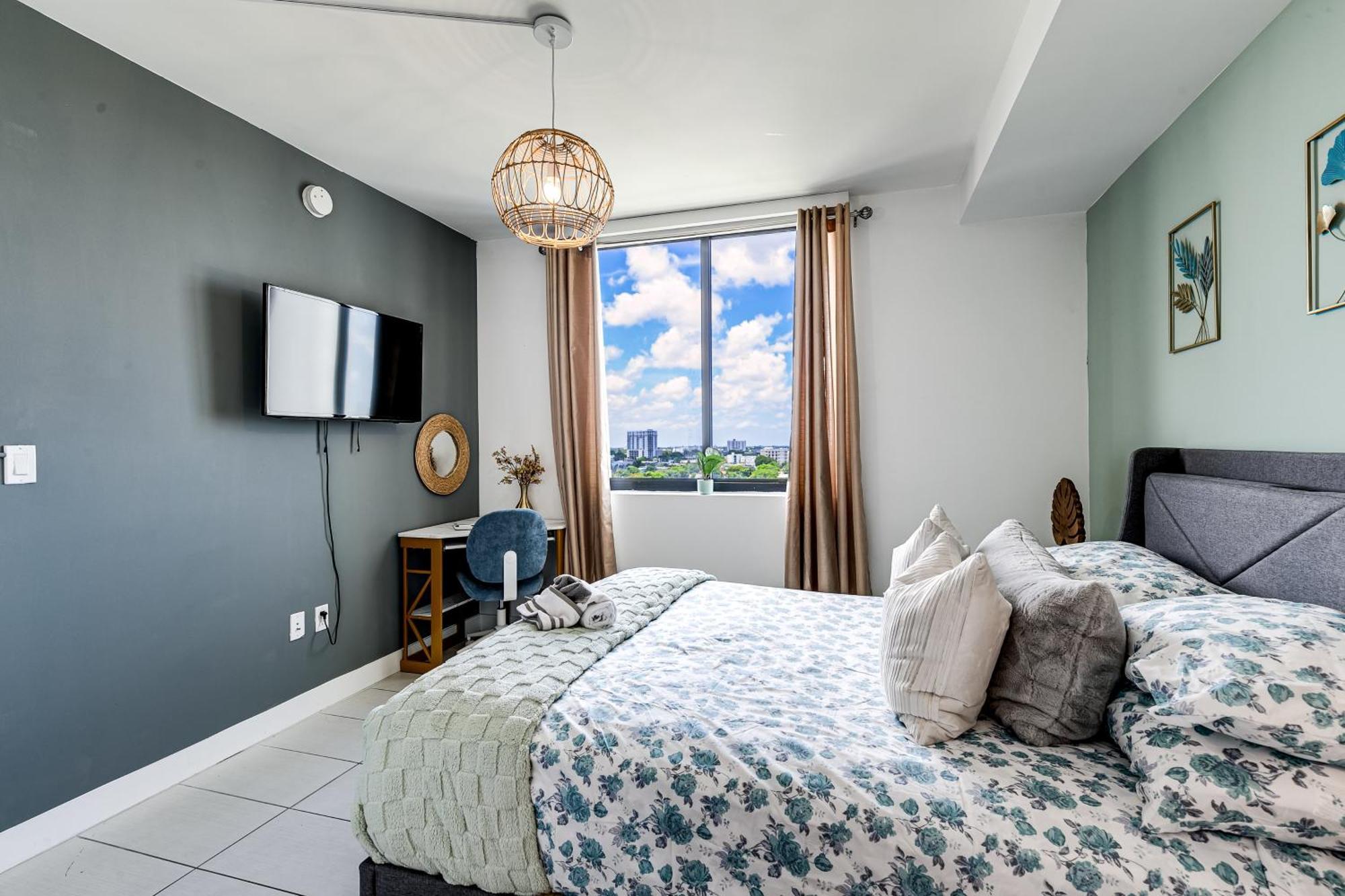 Little Havana New 3bedroom 2bathroom Apartment *