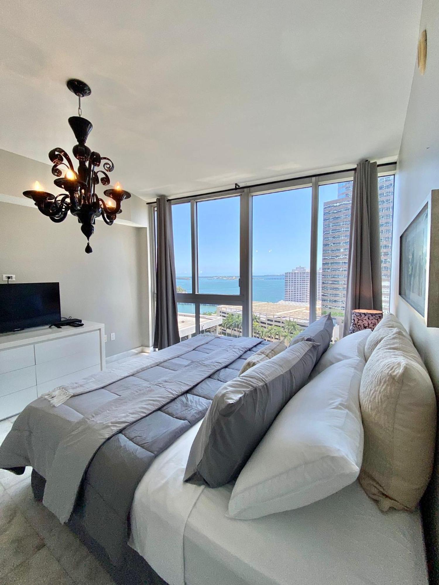 Breathtaking Views At Icon W Lux Brickell Apartment Miami