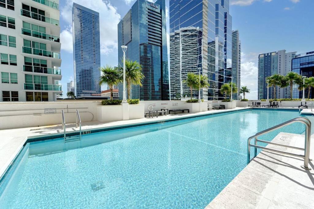 2 Bed Condo, Queen Sofa Bed Brickell, Free Parking, Pool, Gym Apartment Miami