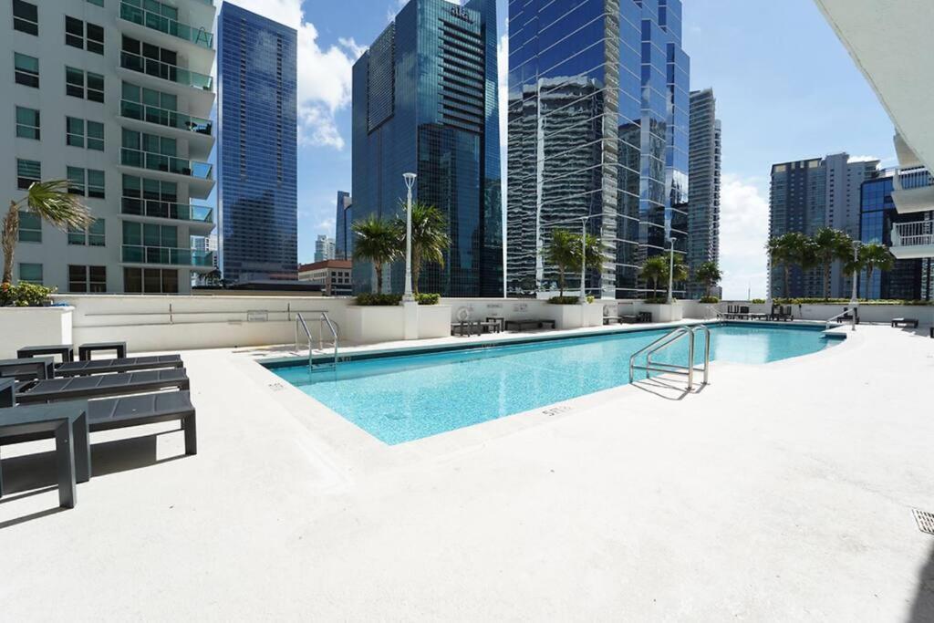 2 Bed Condo, Queen Sofa Bed Brickell, Free Parking, Pool, Gym * Miami