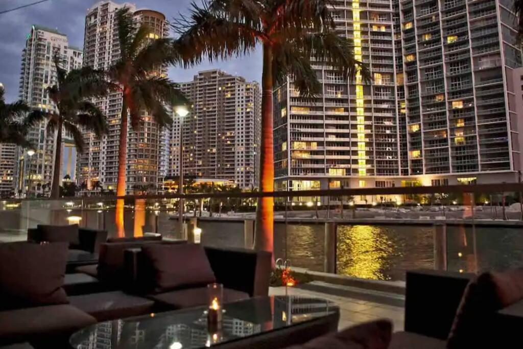 2 Bed Condo, Queen Sofa Bed Brickell, Free Parking, Pool, Gym Miami