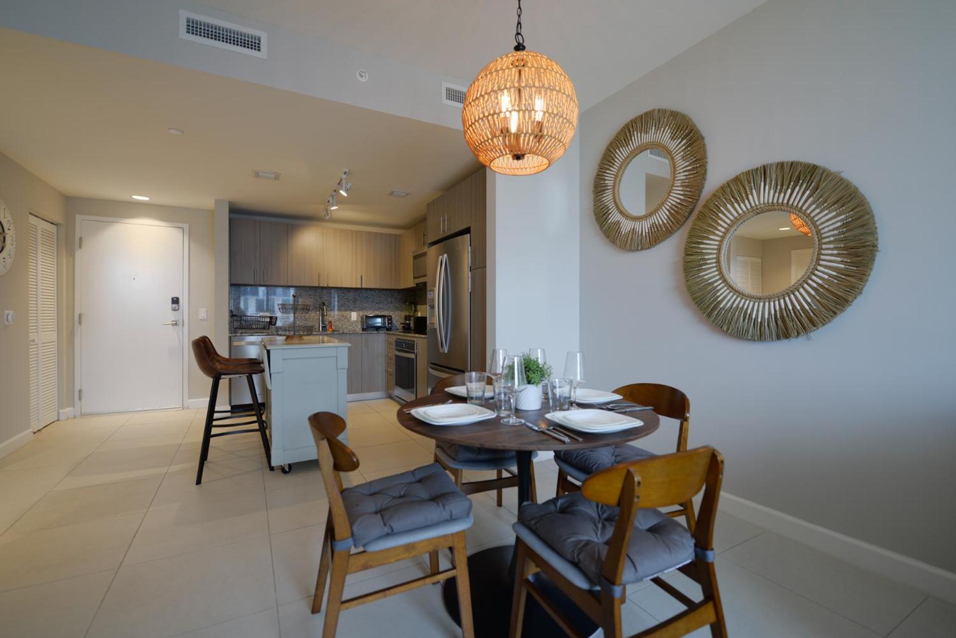 Apartment Modern At Downtown Doral Park