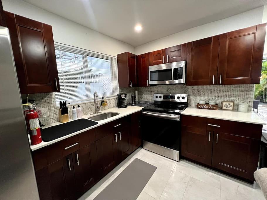 Comfortable House Near Downtown & Airport *