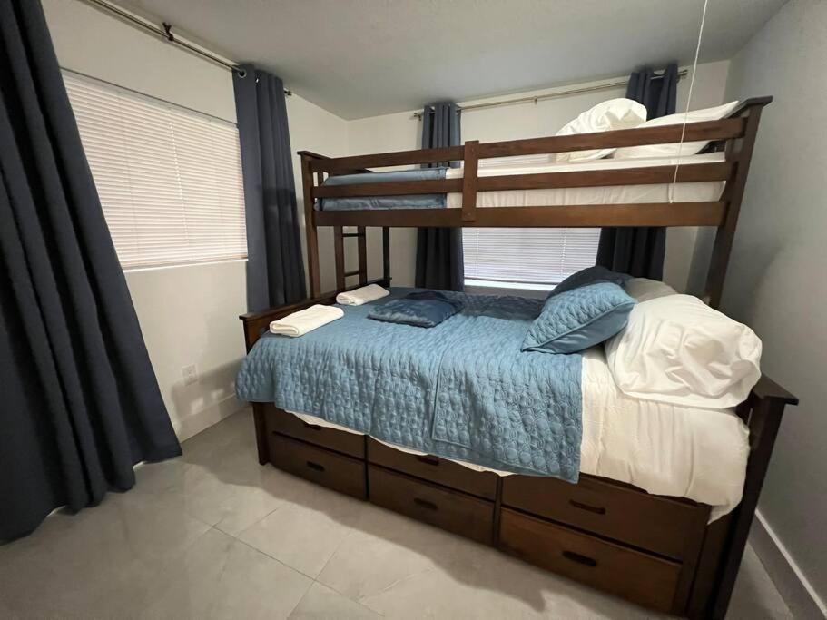 Holiday home Comfortable House Near Downtown & Airport