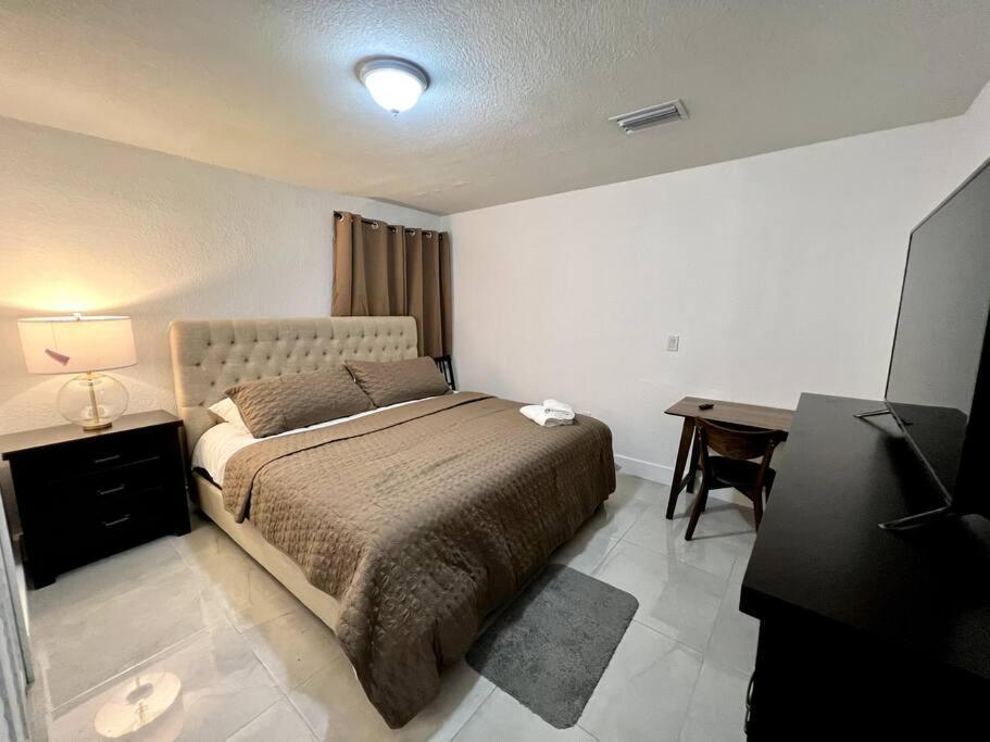 Holiday home Comfortable House Near Downtown & Airport *