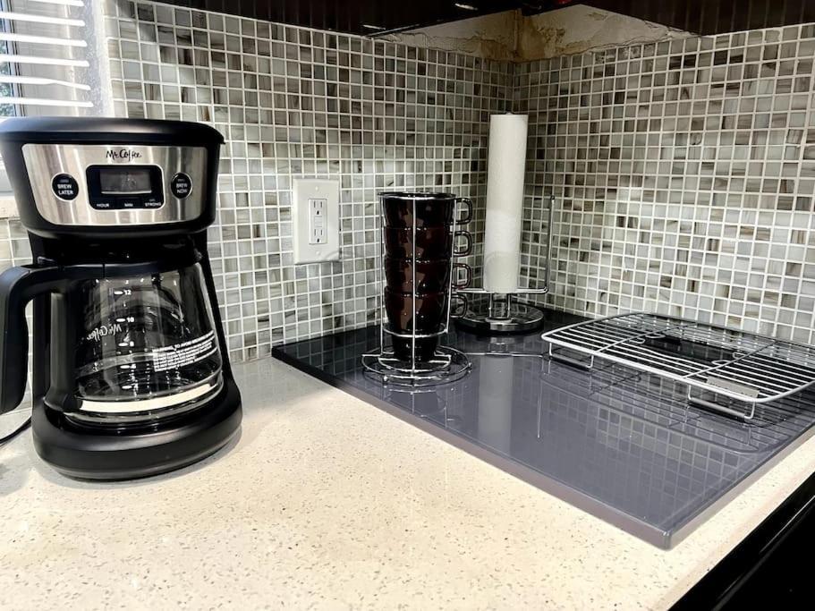Comfortable House Near Downtown & Airport Holiday home *