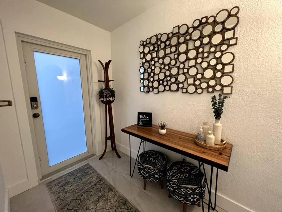 Holiday home Comfortable House Near Downtown & Airport