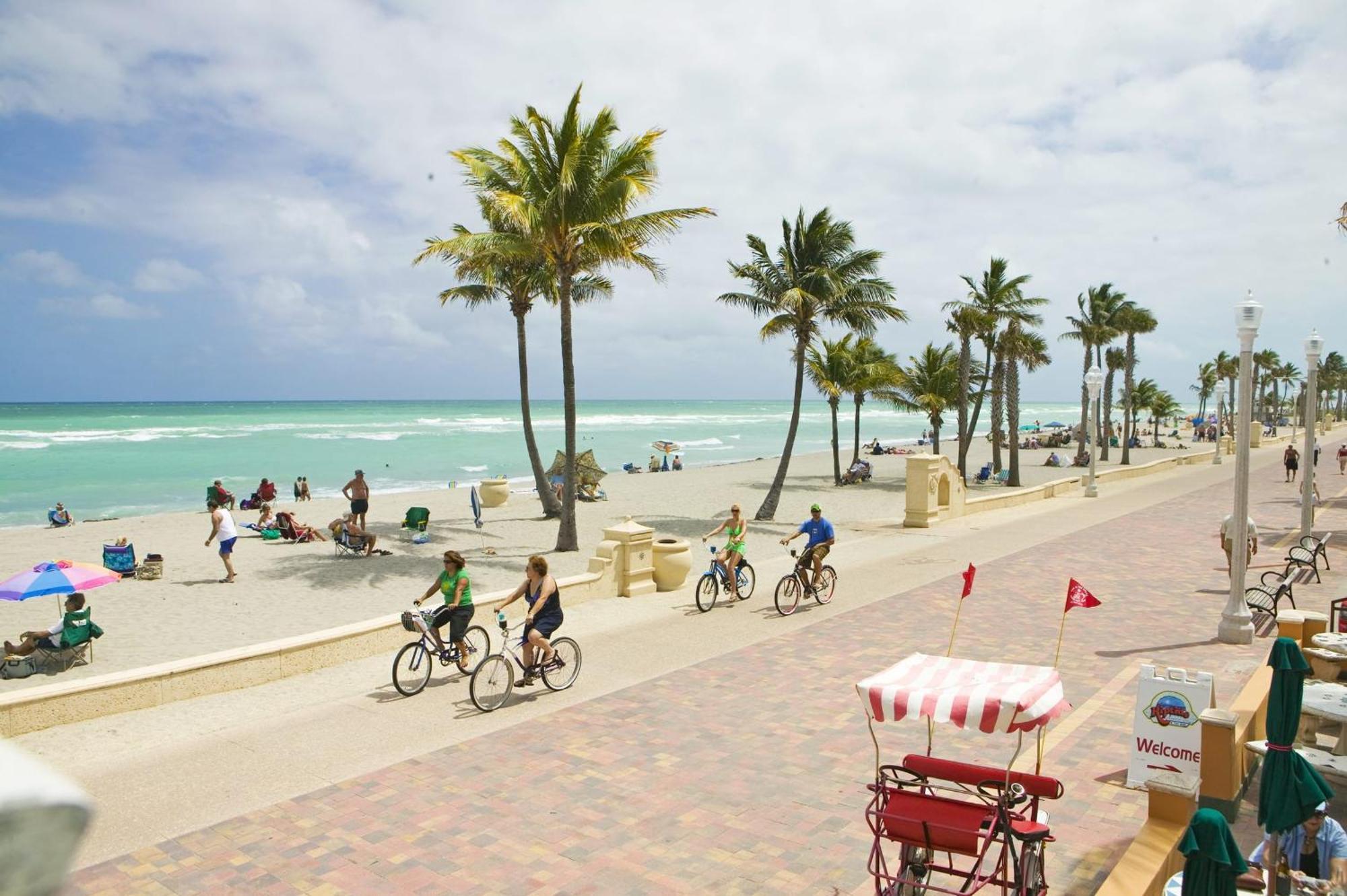 Luxury Lakefront Retreat Perfect For Family Fun Miami
