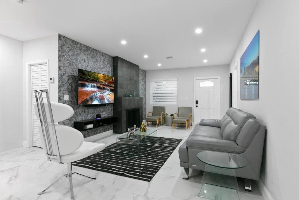 Luxury Private 5br Vibe Holiday home *