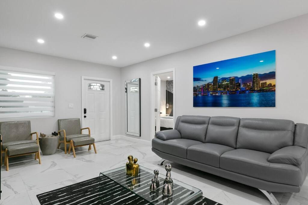 Luxury Private 5br Vibe Holiday home *