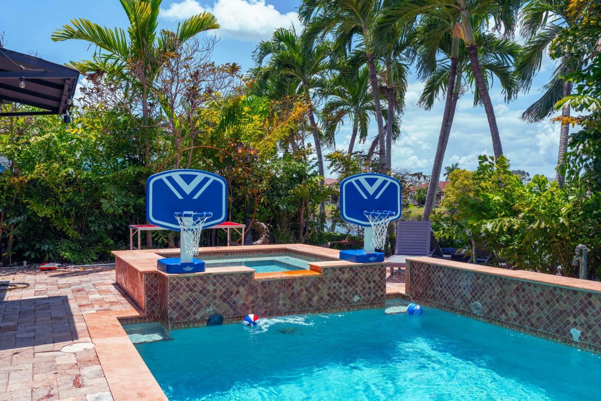 Villa Avatar Luxe 5br W Cinema, Pool, Game & Bbq
