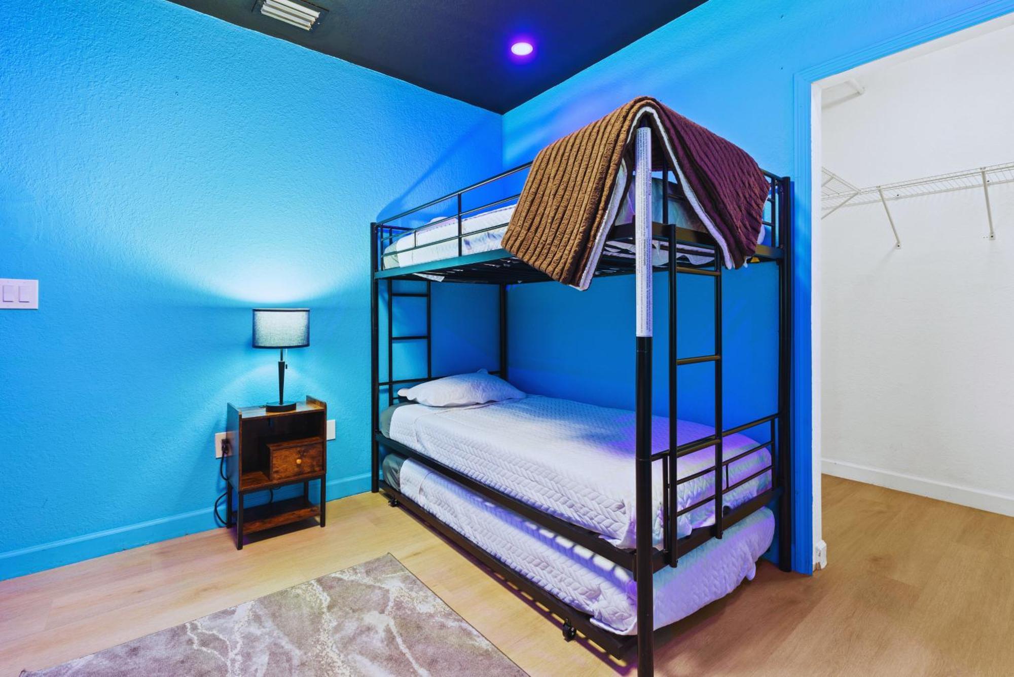 Avatar Luxe 5br W Cinema, Pool, Game & Bbq Villa Miami