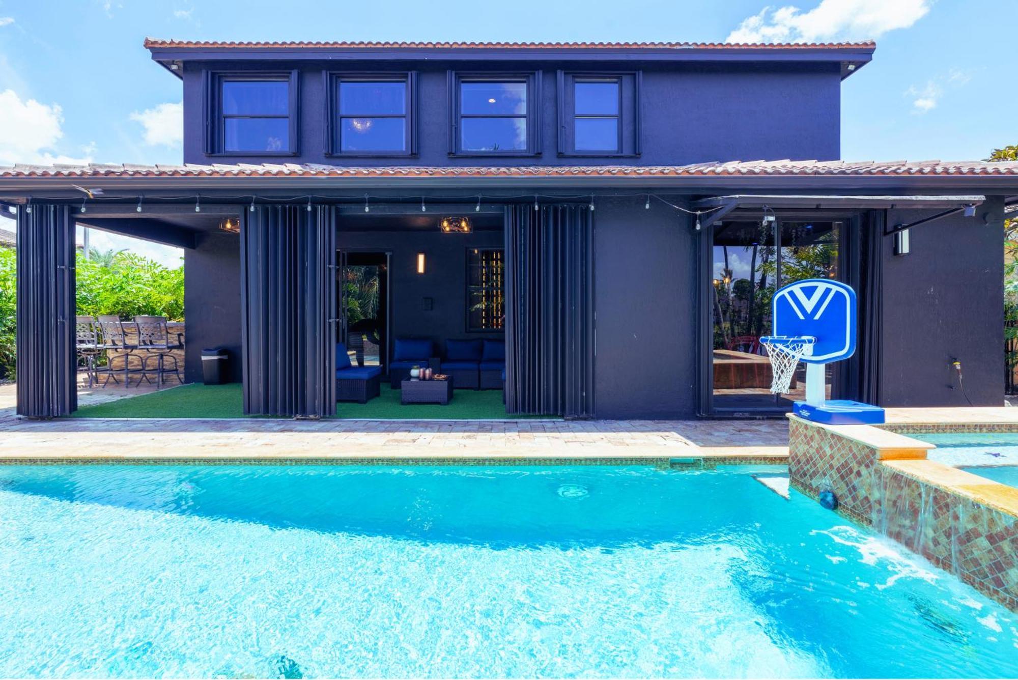 Villa Avatar Luxe 5br W Cinema, Pool, Game & Bbq *