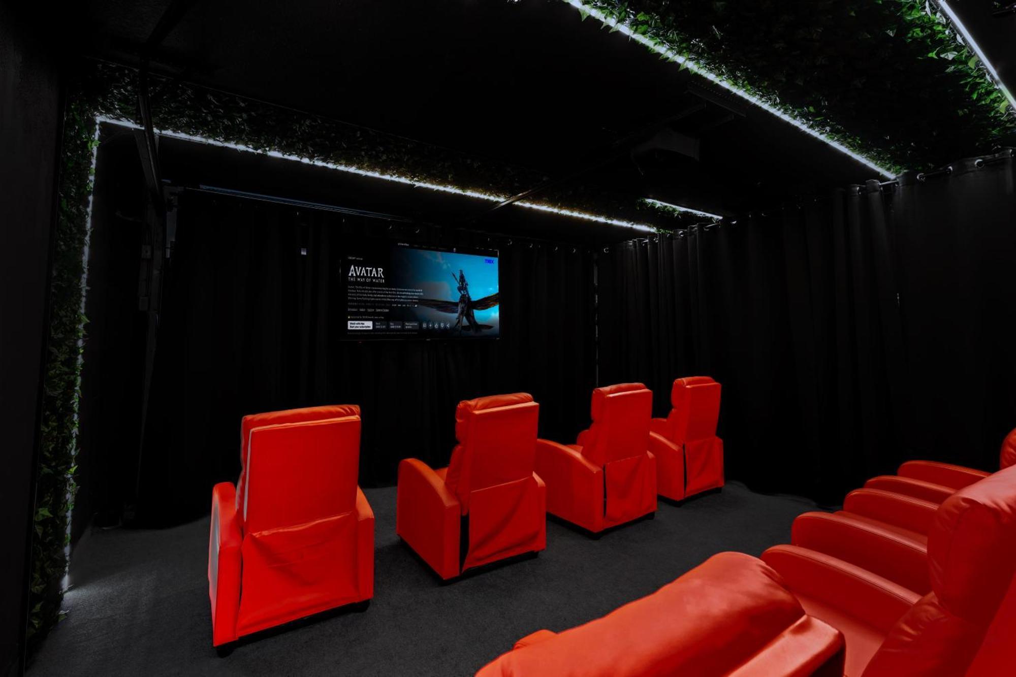 Avatar Luxe 5br W Cinema, Pool, Game & Bbq