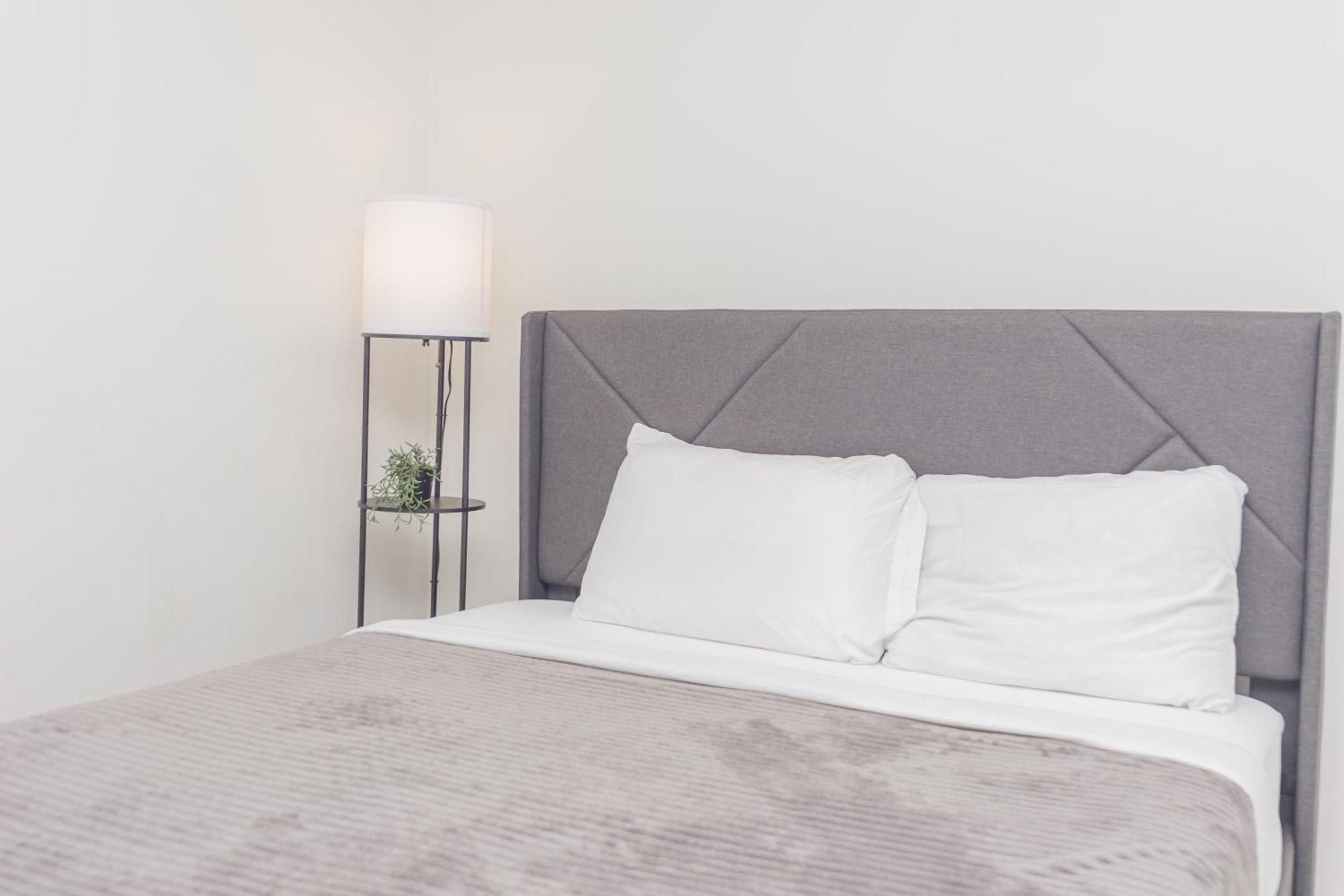 1 Bedroom - Downtown