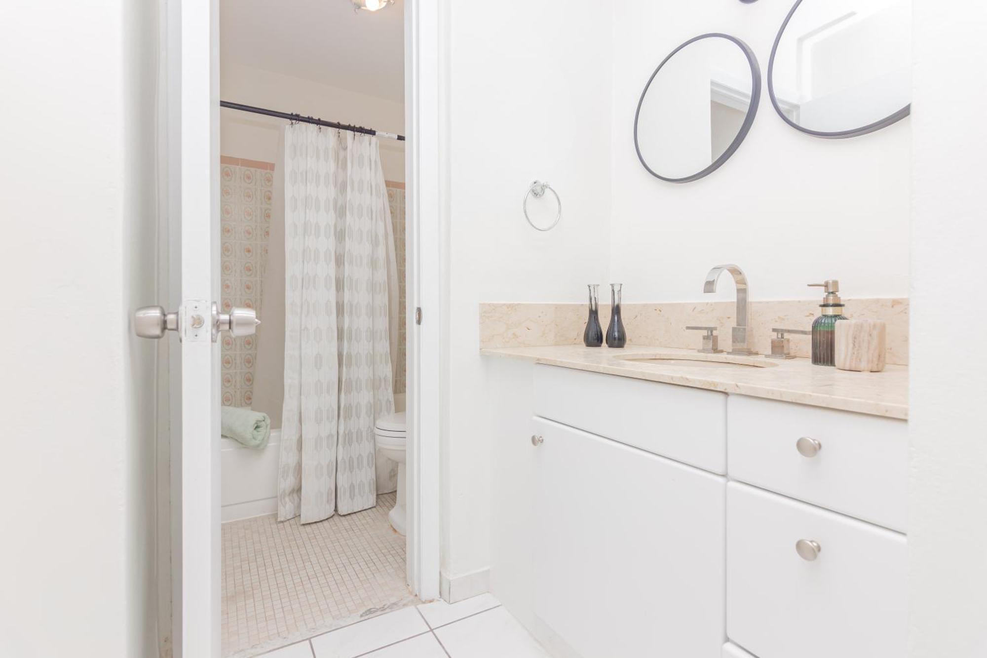 1 Bedroom - Downtown *