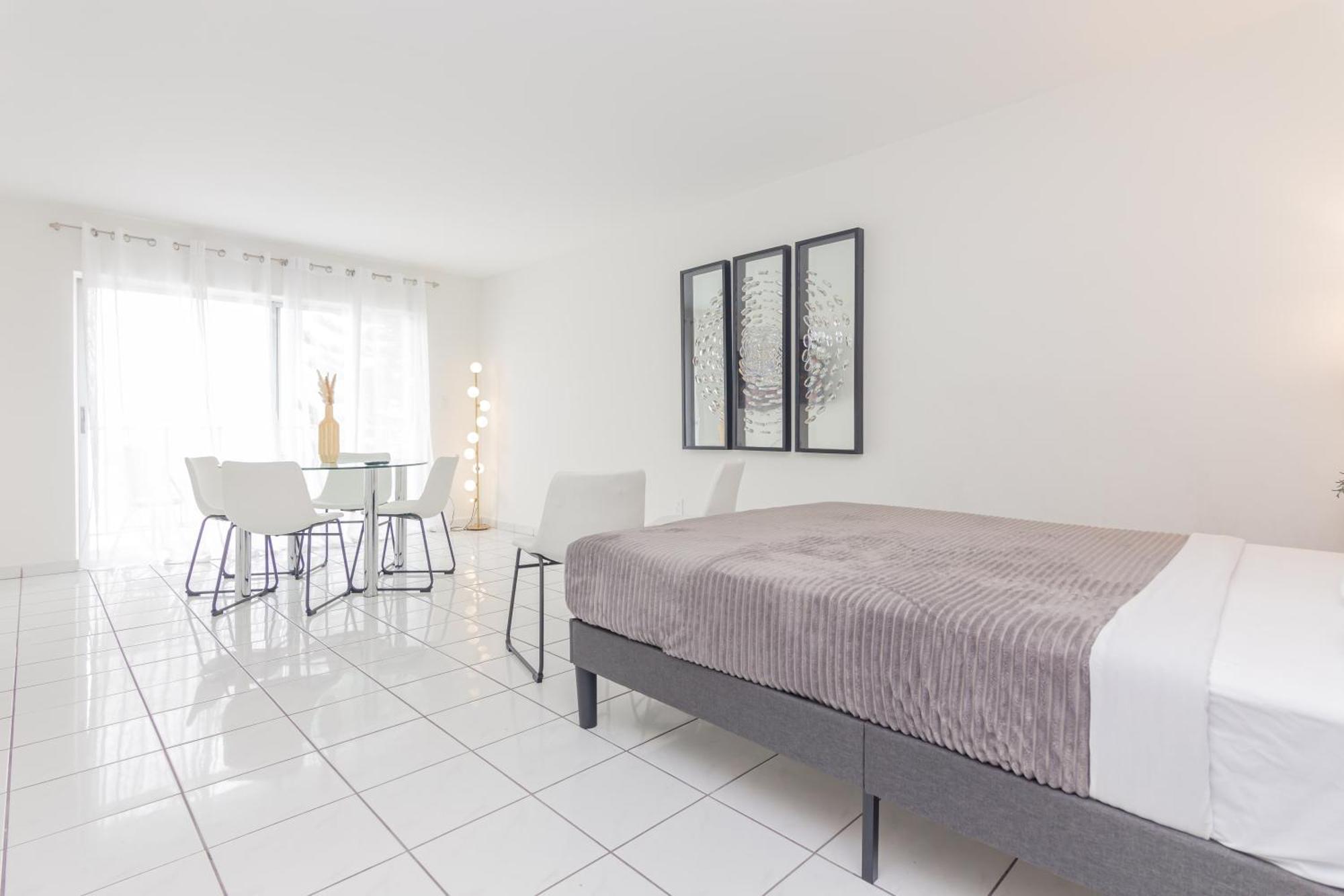 1 Bedroom - Downtown