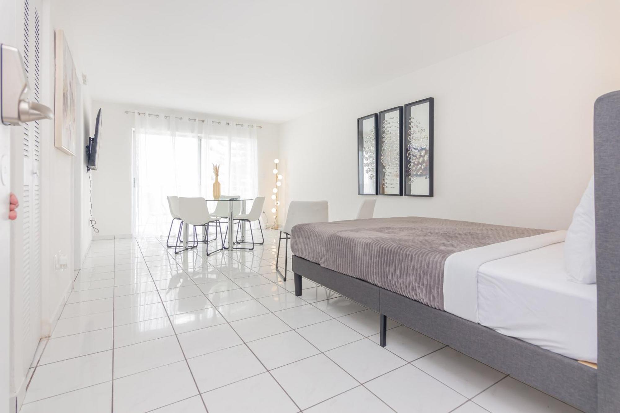 1 Bedroom - Downtown *