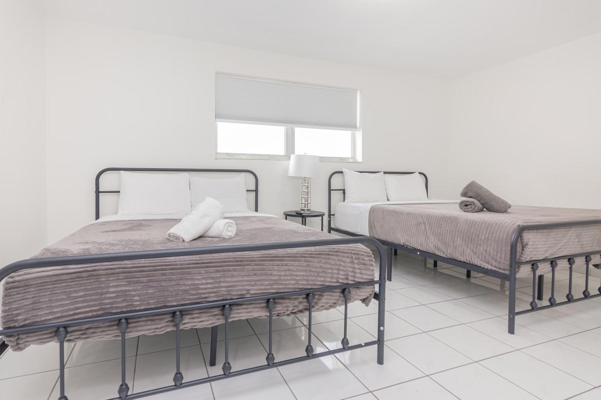 1 Bedroom - Downtown Apartment