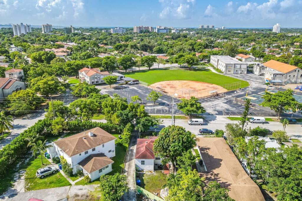 Holiday home Brickell Marvellous Stunning House 12 People *