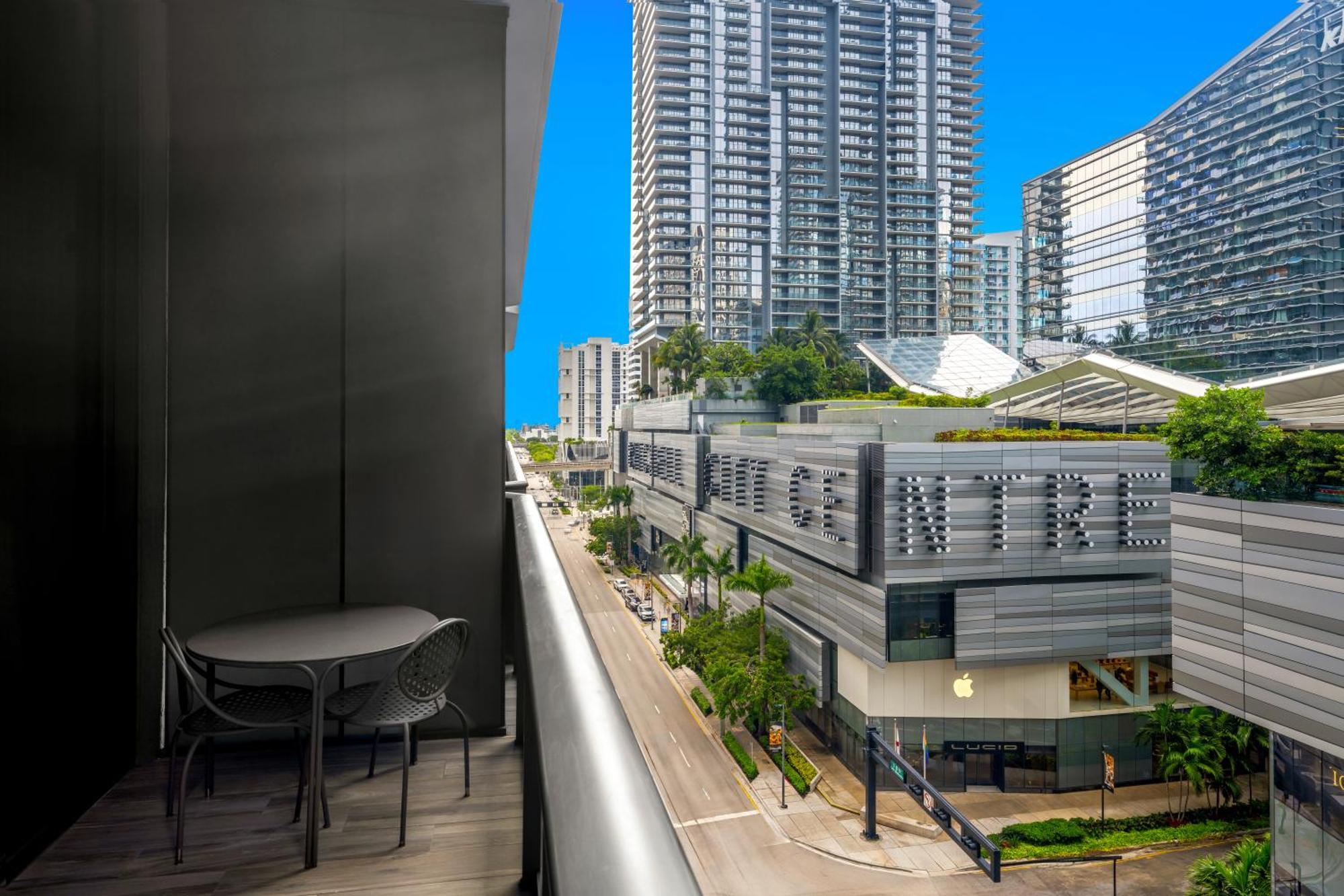 Sls Lux Brickell Miami