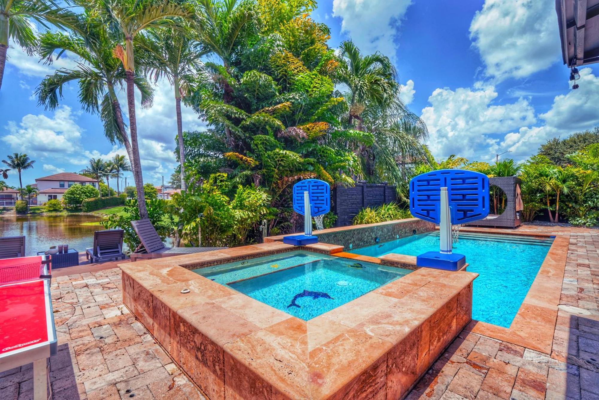 Avatar Luxe 5br W Cinema, Pool, Game & Bbq Villa Miami