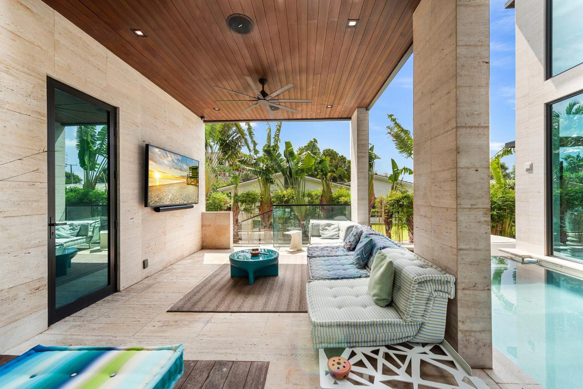 Modern Super Luxury Villa