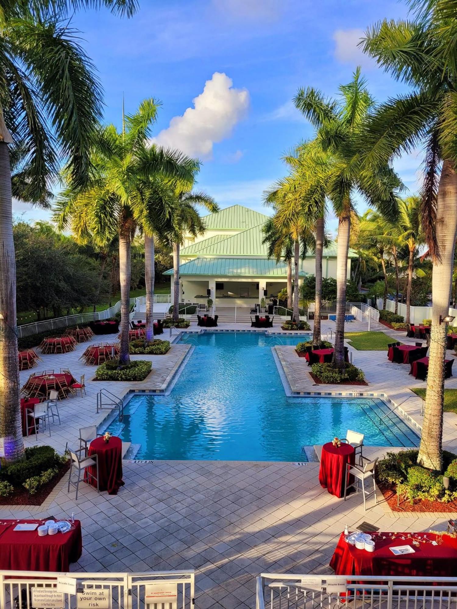 Doral Pool 310 By Waveproperties Appartement *
