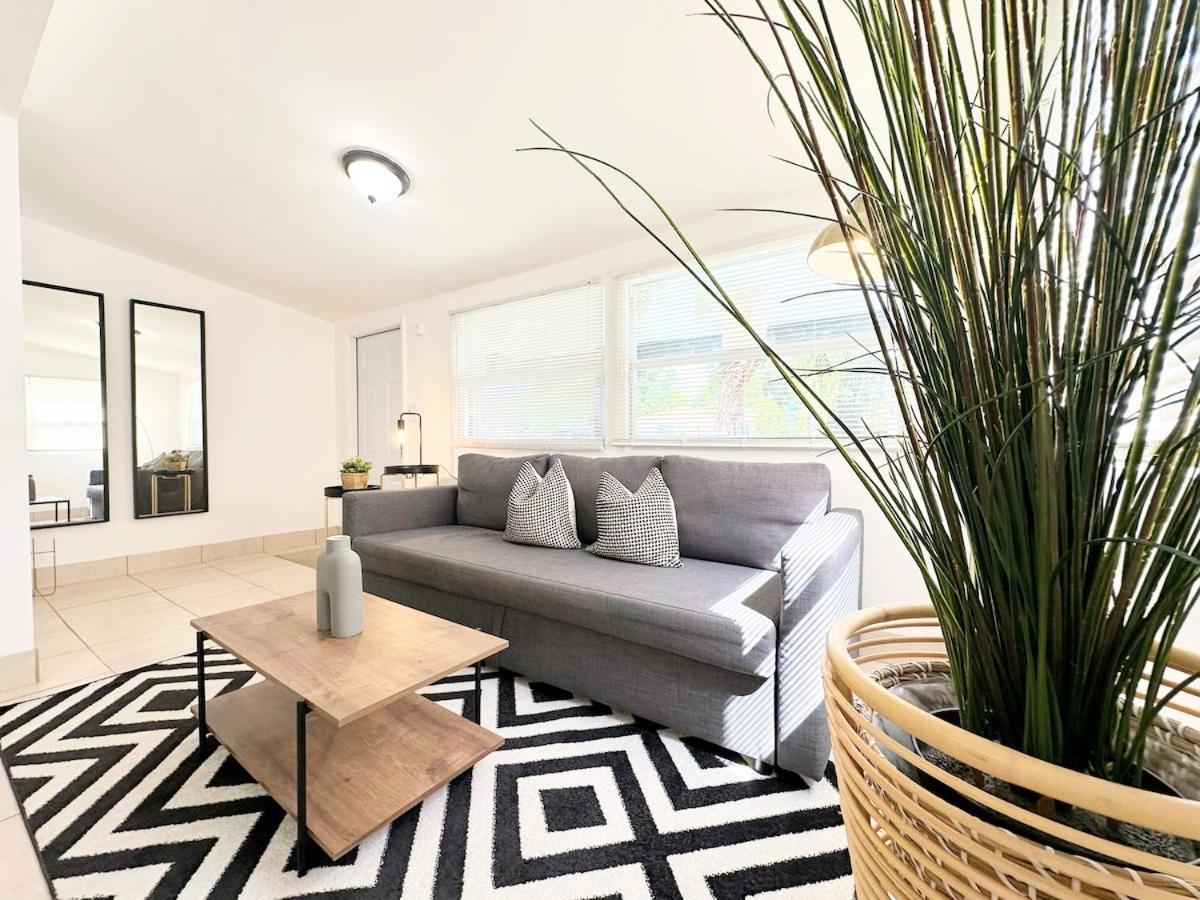 Modern Family 15 Min Holiday home *