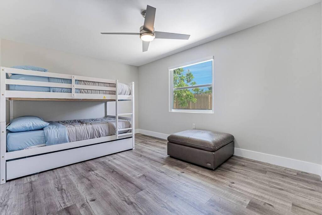 Modern Oasis Retreat - Close To Airport Holiday home Miami