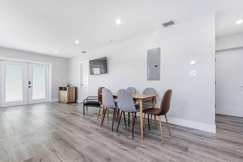 Holiday home Modern Oasis Retreat - Close To Airport
