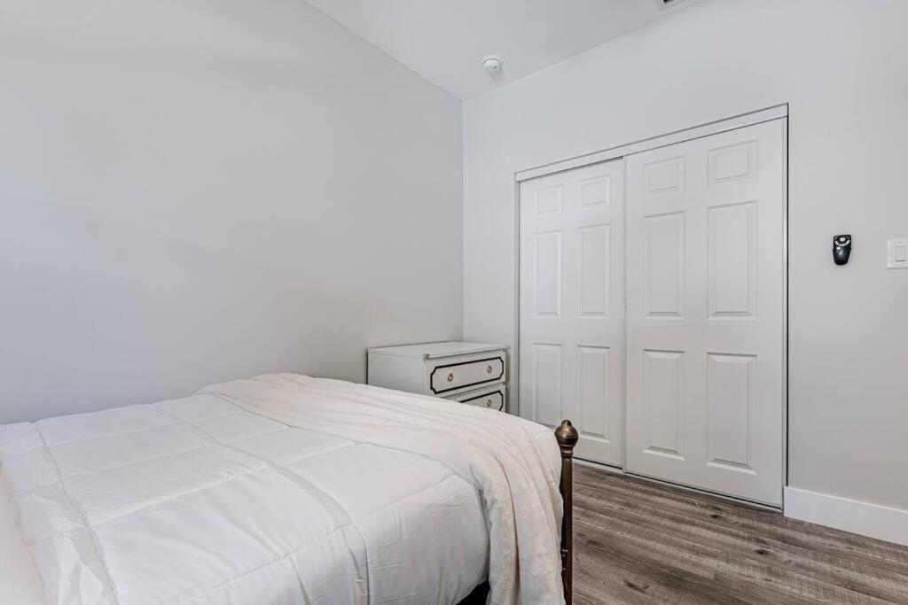 Modern Oasis Retreat - Close To Airport *