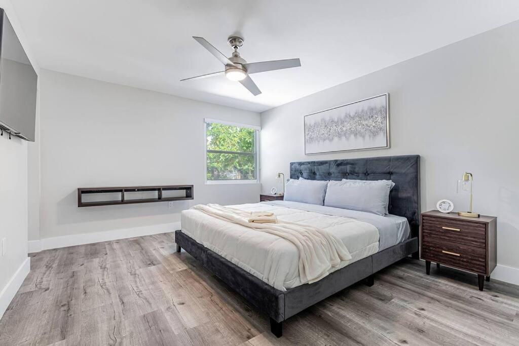Modern Oasis Retreat - Close To Airport *
