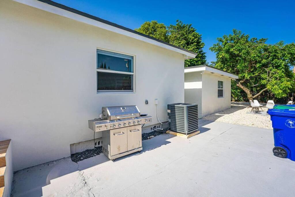 Modern Oasis Retreat - Close To Airport Holiday home Miami