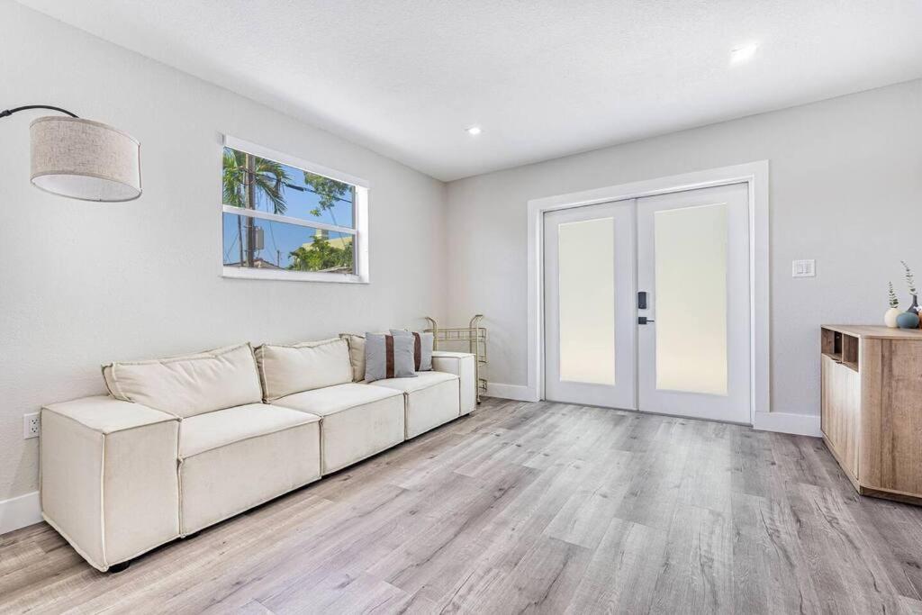 Modern Oasis Retreat - Close To Airport Holiday home Miami