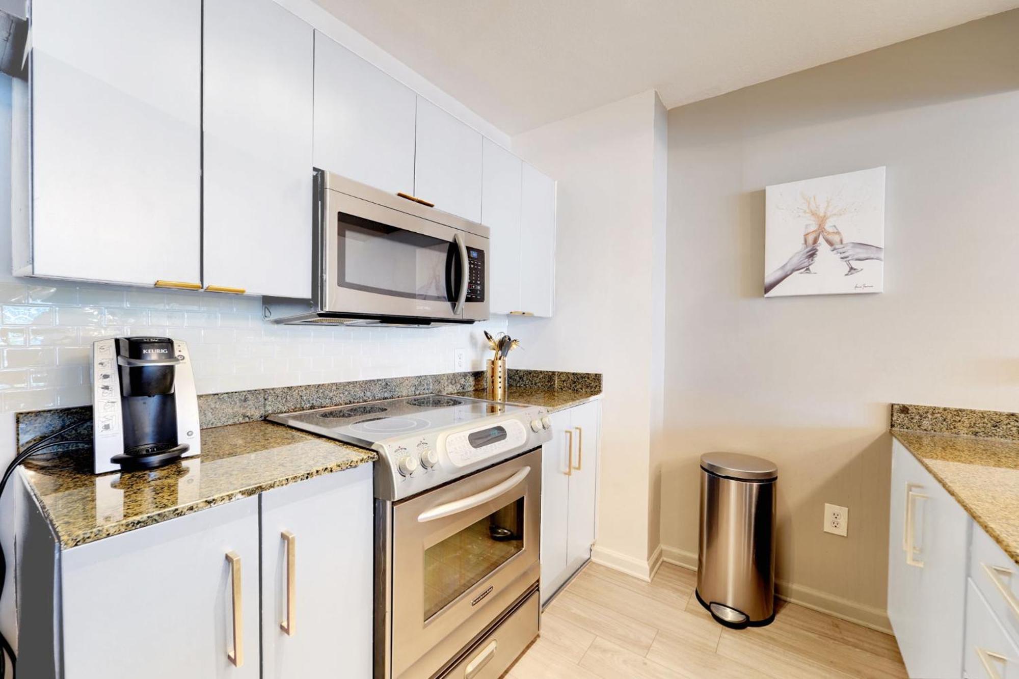 2 Bed Condo, Queen Sofa Bed Brickell, Free Parking, Pool, Gym Apartment