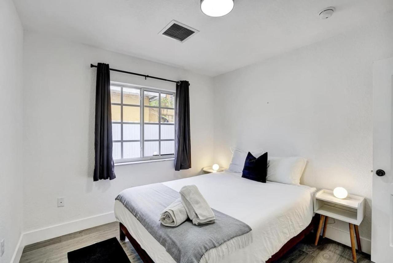Vakantiehuis Poolside Oasis-your Wynwood Family Retreat