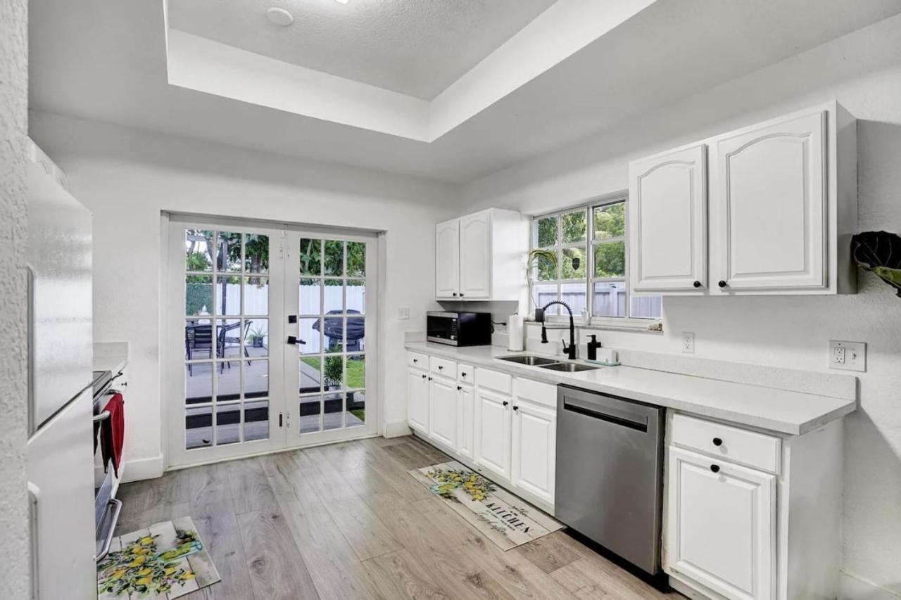 Poolside Oasis-your Wynwood Family Retreat