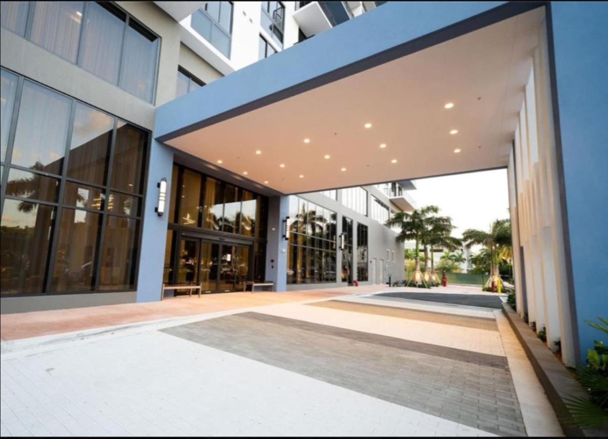 Apartment Doral Style *