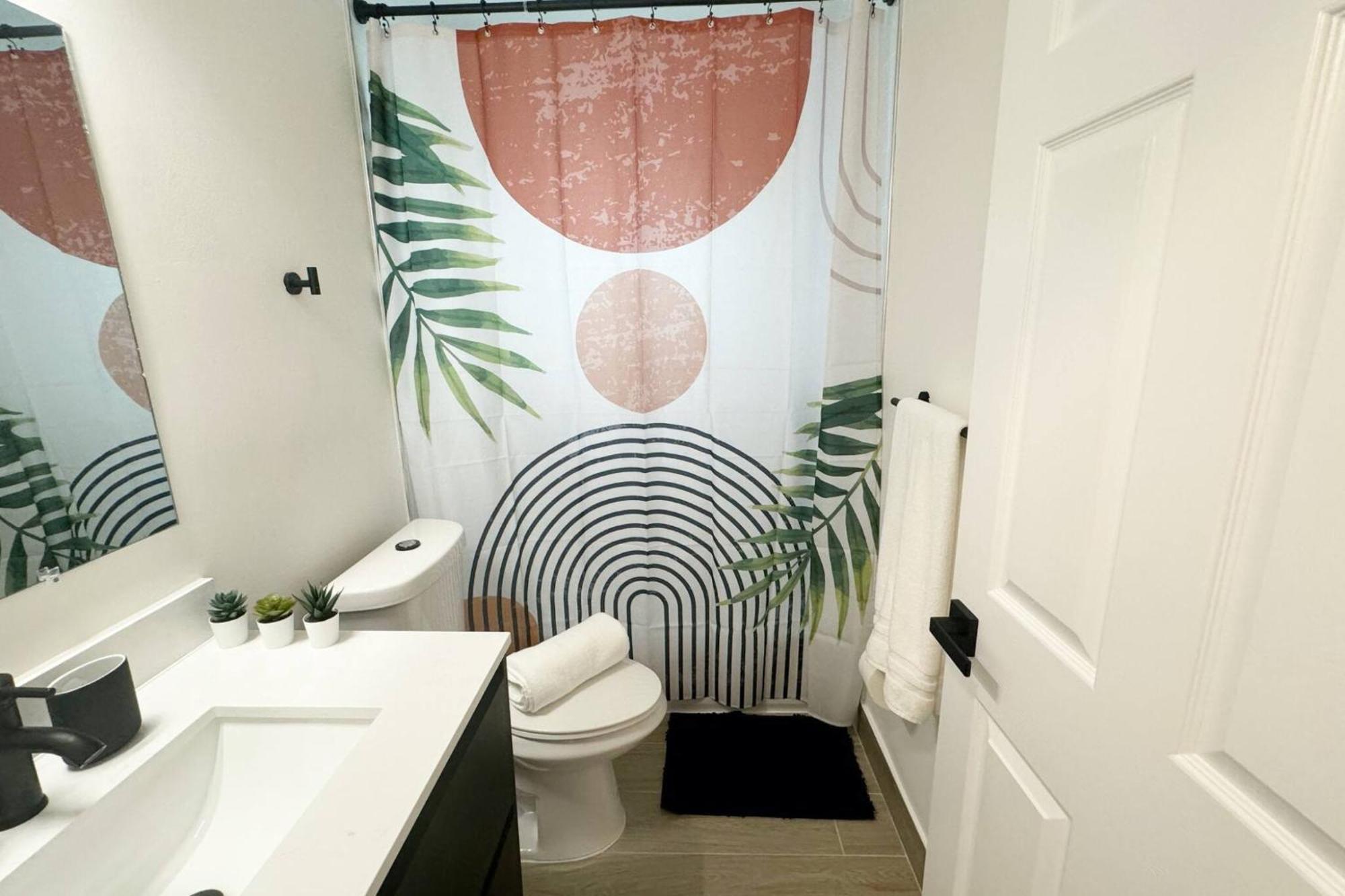 Stylish Serenity: Wynwood Oasis Retreat *
