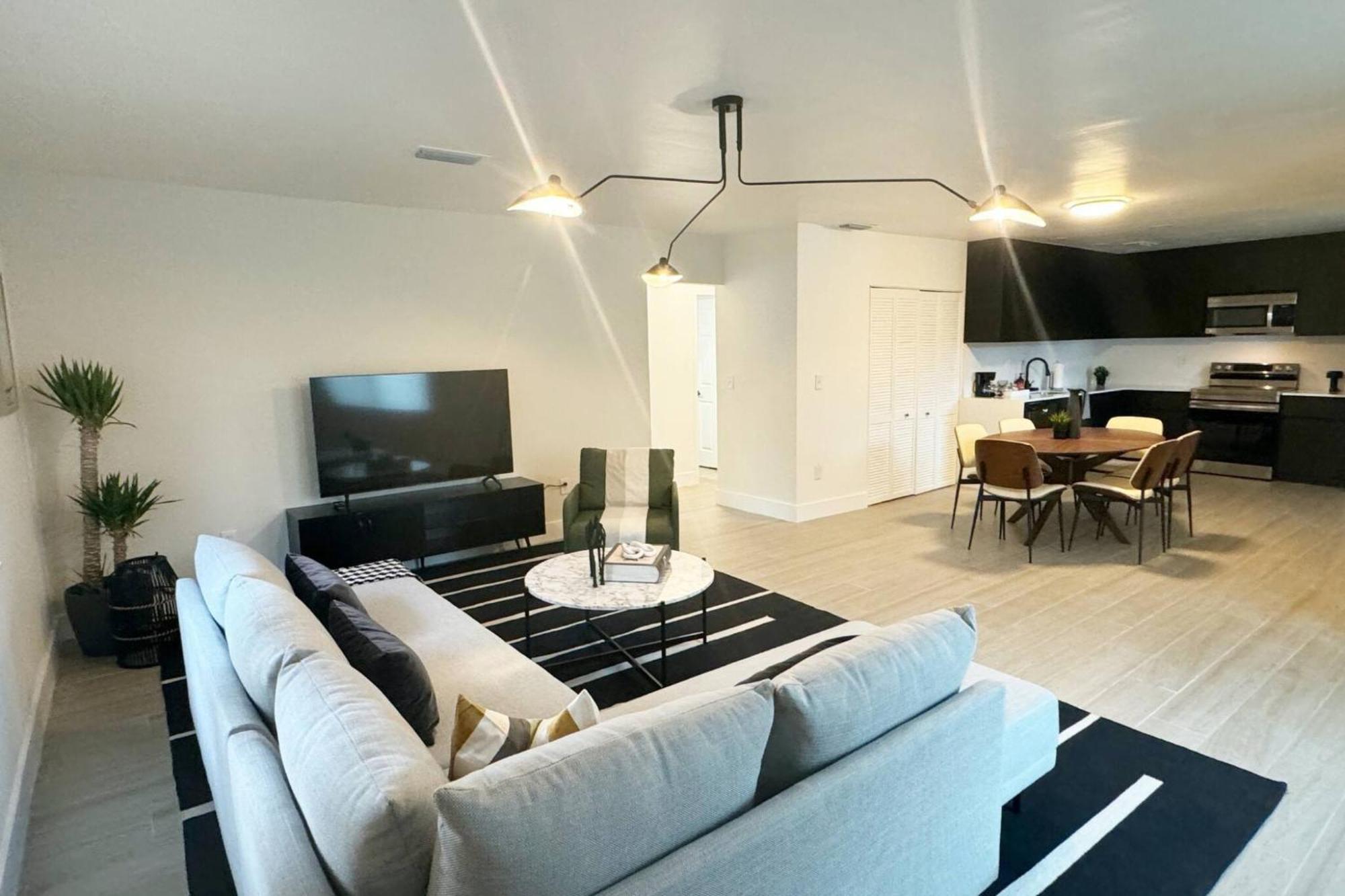 Stylish Serenity: Wynwood Oasis Retreat