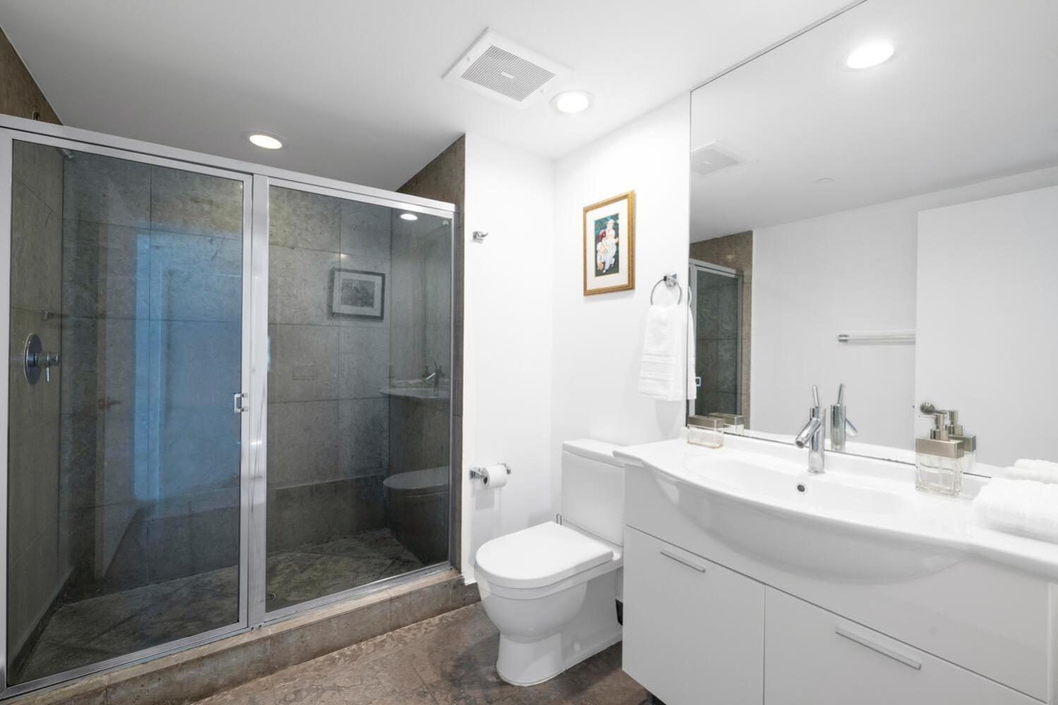 Large In W With Bay Views