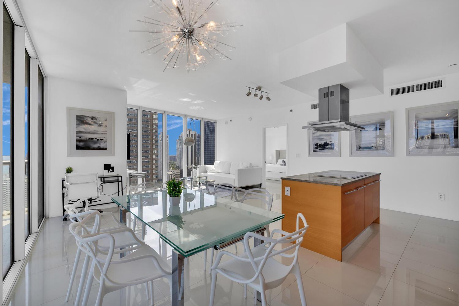 Large In W With Bay Views