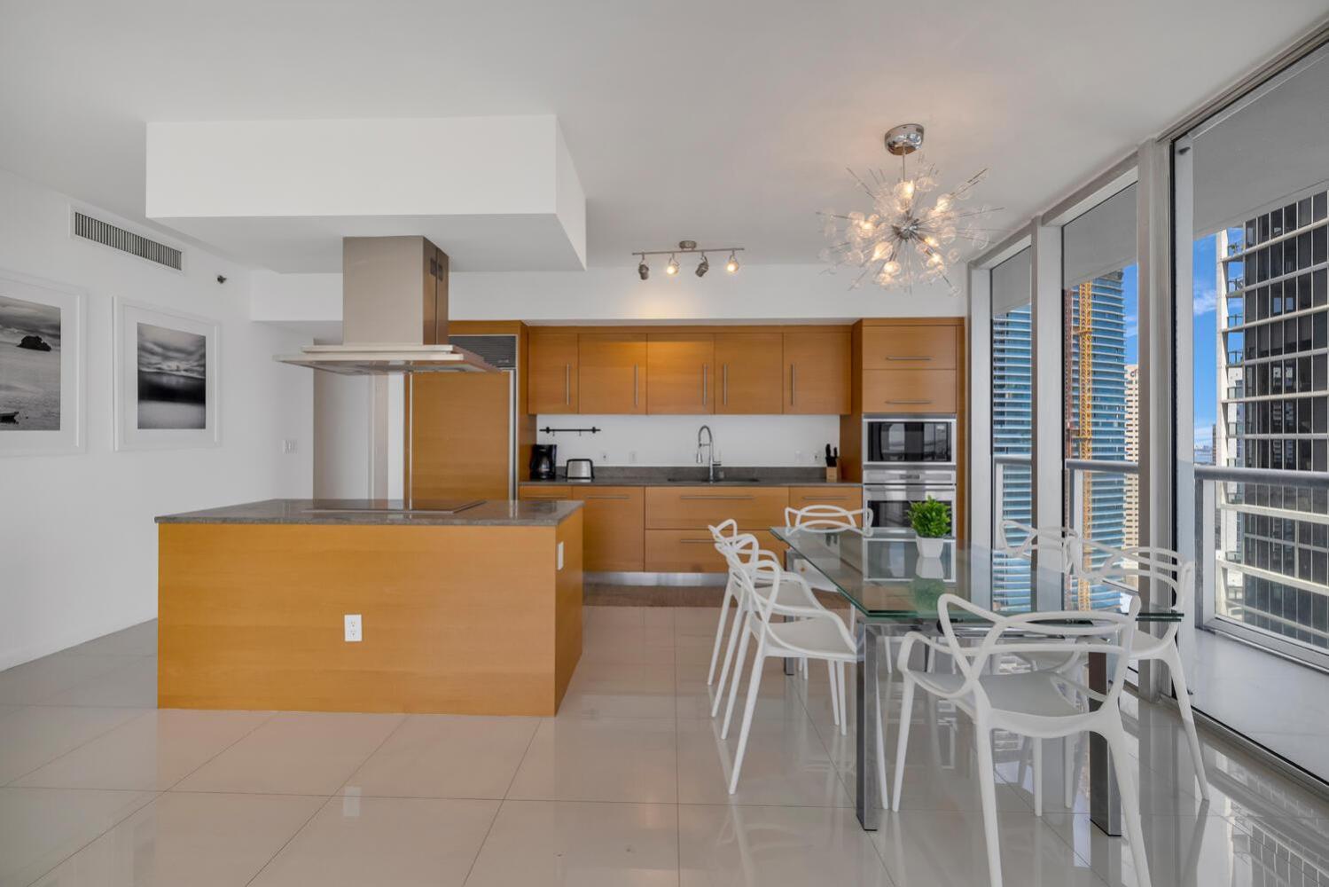 Apartment Large In W With Bay Views *
