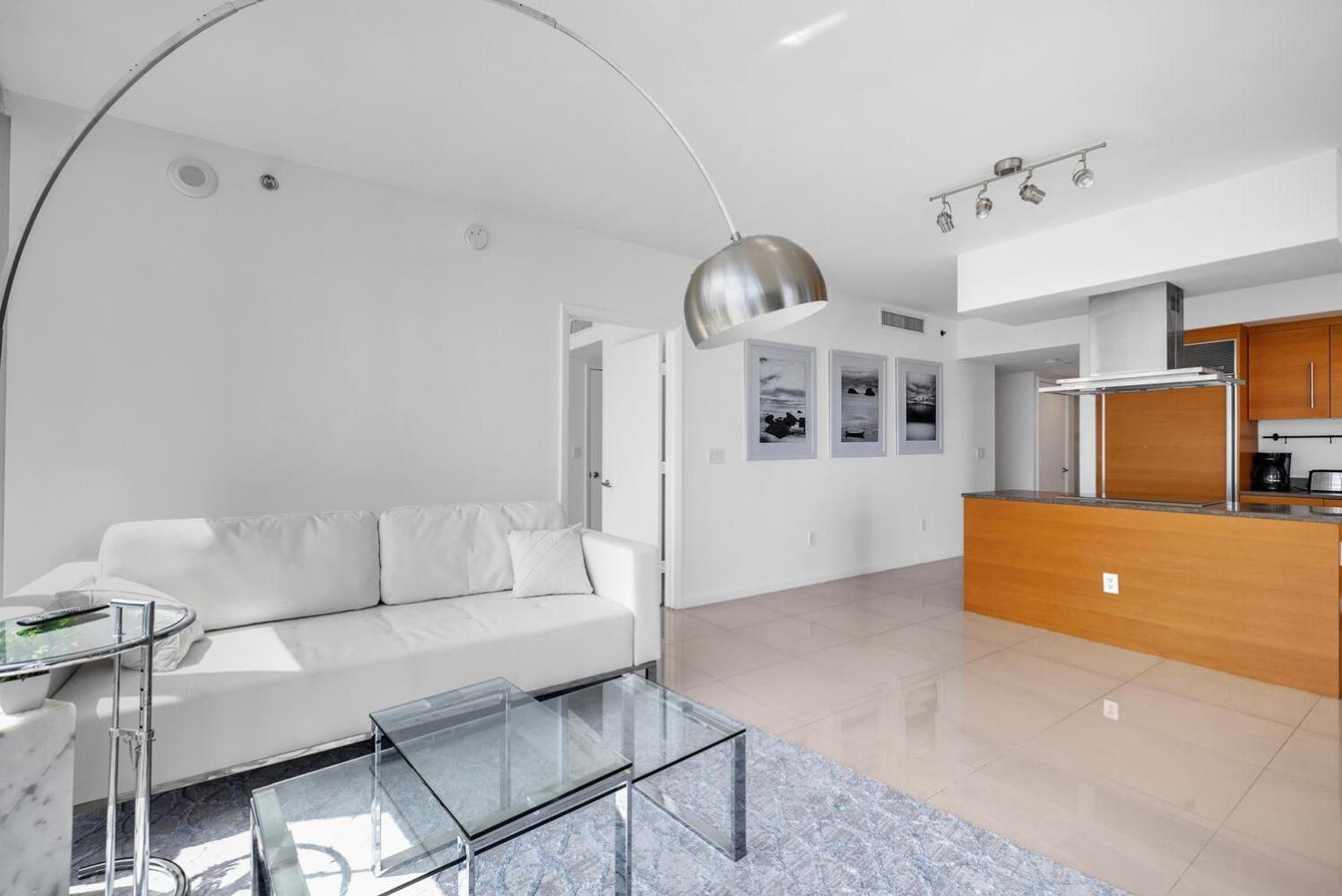 Large In W With Bay Views *