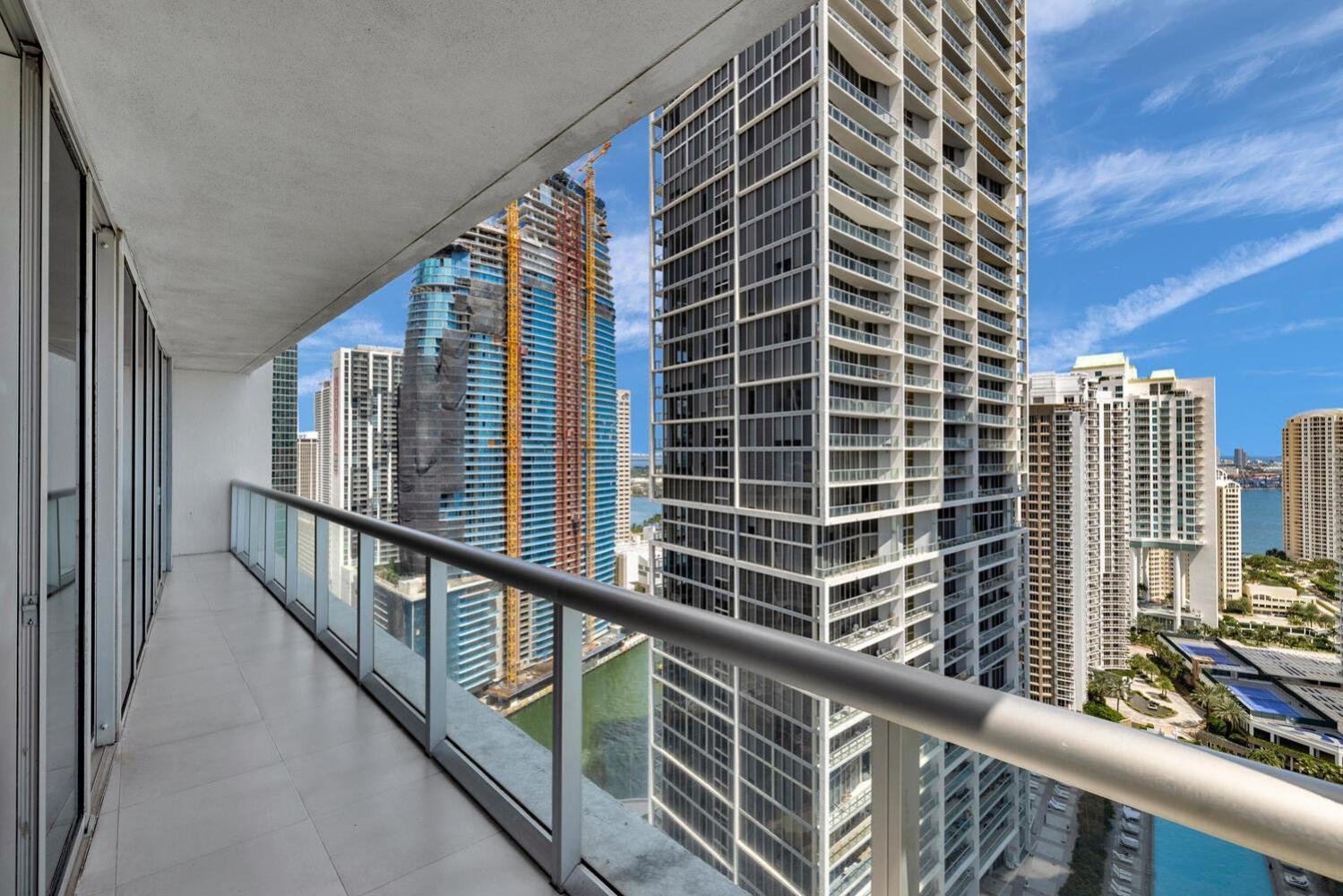 Large In W With Bay Views Apartment Miami