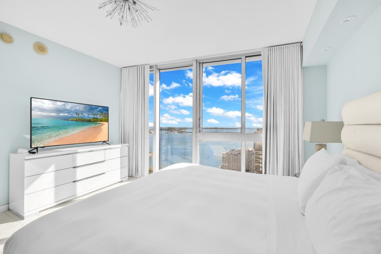 Large In W With Bay Views Miami