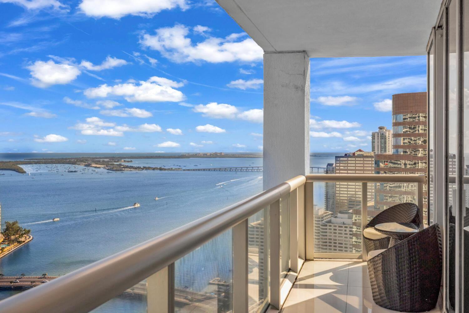 Large In W With Bay Views